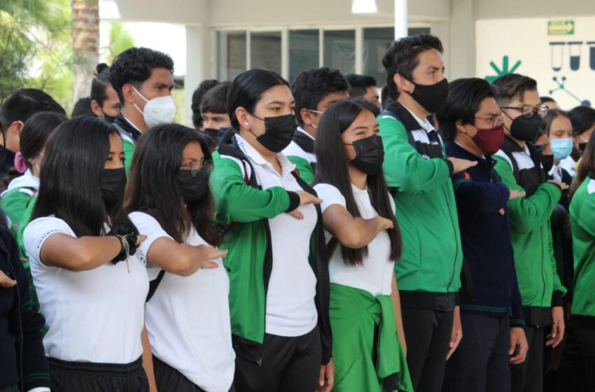 Estudiantes del Conalep retornan a las aulas con medidas sanitarias