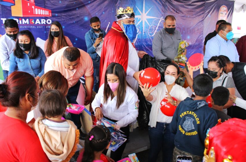  DIF Tarímbaro festeja Día de Reyes con niñas y niños de escasos recursos