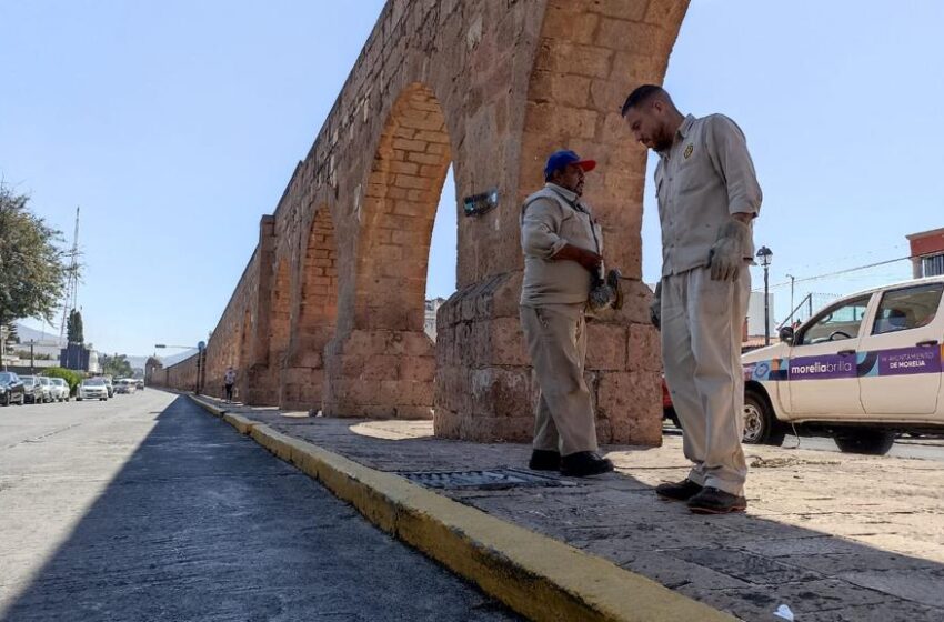 Realiza Ayuntamiento reparación y mantenimiento de lámparas y rejillas en Acueducto