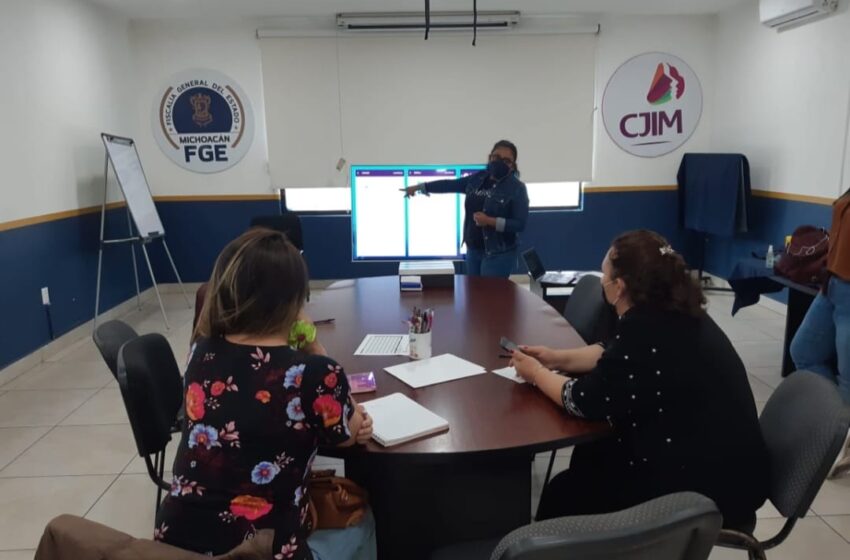 Imparte CJIM capacitación en materia de emprendimiento y redes sociales