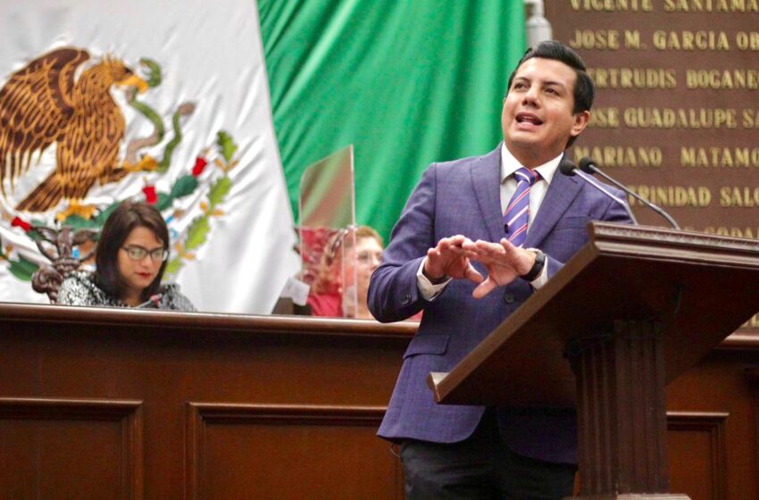 Necesario proteger a los menores de delitos sexuales por medios digitales: Oscar Escobar