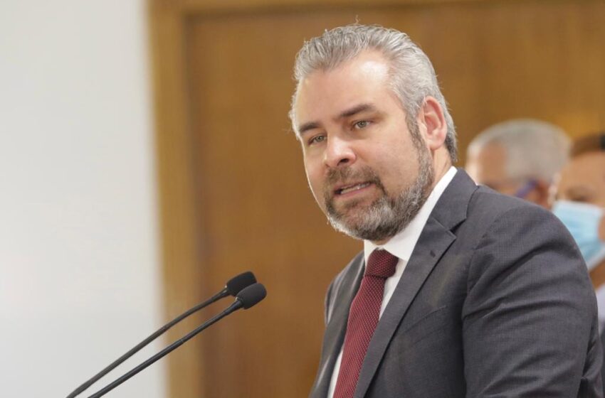  Avanzaremos en la implementación del Sistema Estatal de  Protección para Periodistas: Bedolla