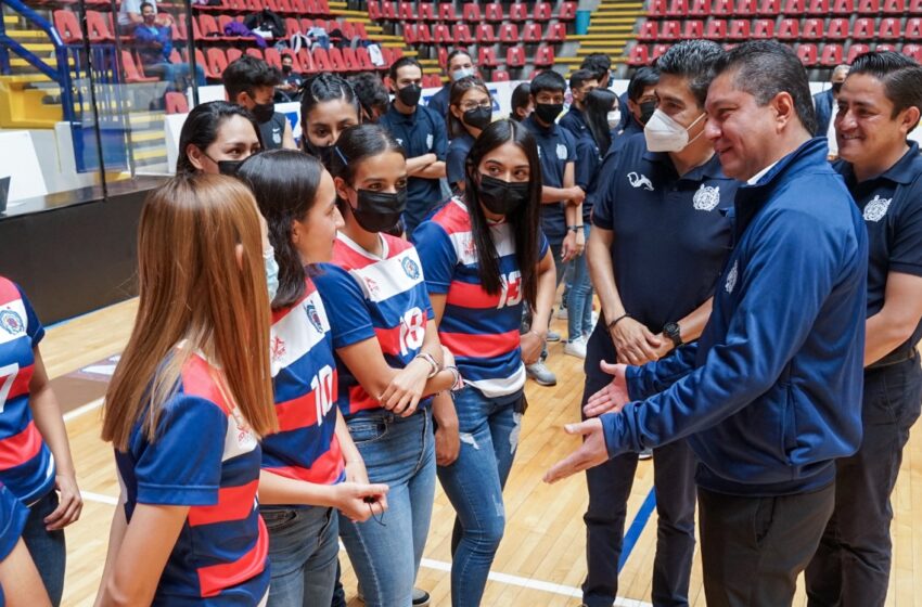  Rector abandera a la delegación nicolaita que participará en la Universiada Regional 2022