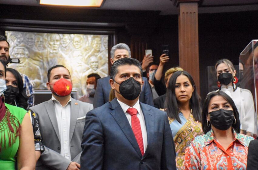 Israel Luna García rinde protesta como Presidente Municipal Contepec
