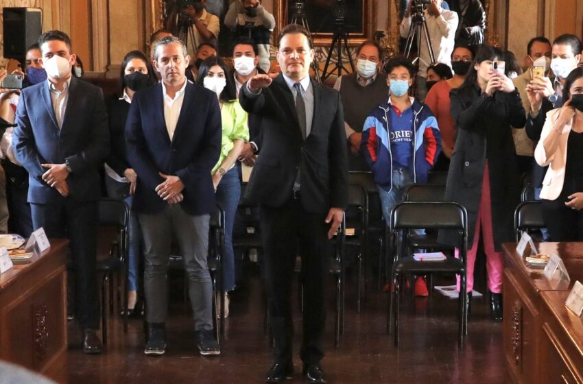  Rinde protesta Héctor Gómez Trujillo como Tesorero