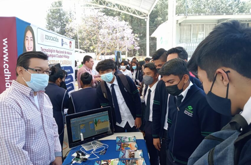  Concluye Expo Universitaria para estudiantes de Conalep en Zitácuaro