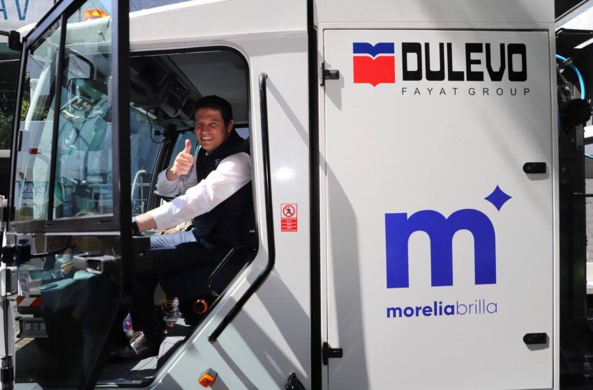 Alfonso Martínez pone en funciones dos nuevas barredores para la limpieza de Morelia