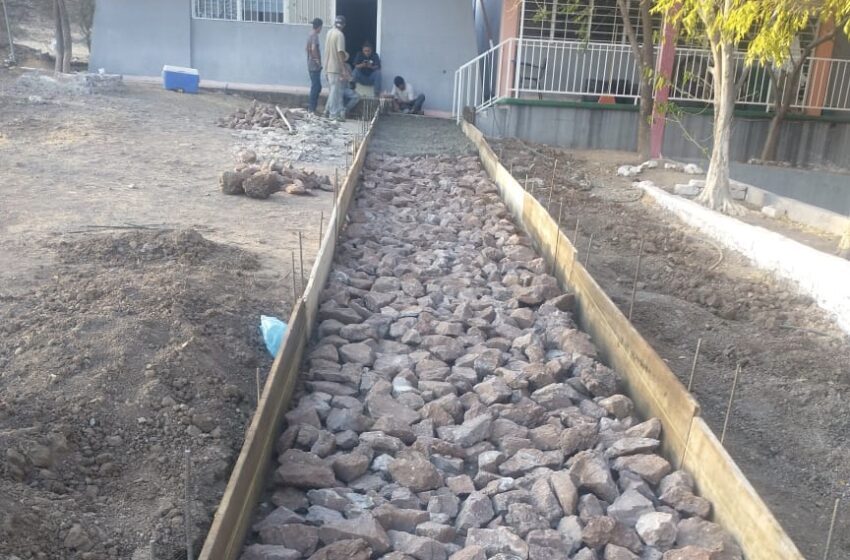  Construyen alumnos y padres de familia andador en Cemsad Las Cañas del Cecytem