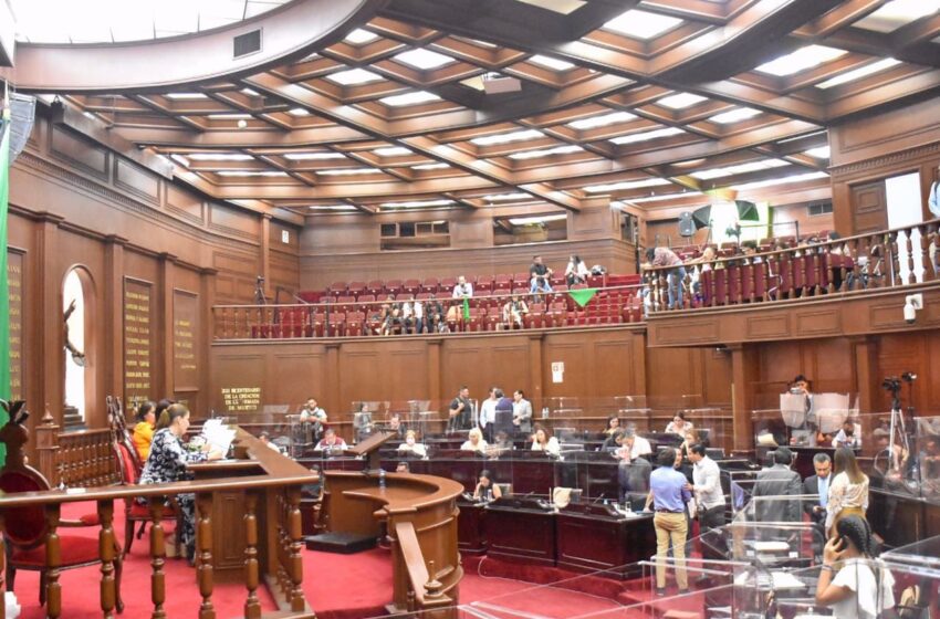 Congreso decreta uso opcional de cubrebocas en espacios abiertos en Michoacán