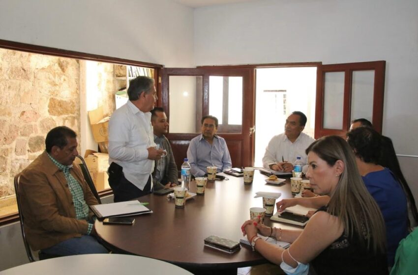  Atención puntual al sector empresarial de la entidad, refrenda Adrián López Solís