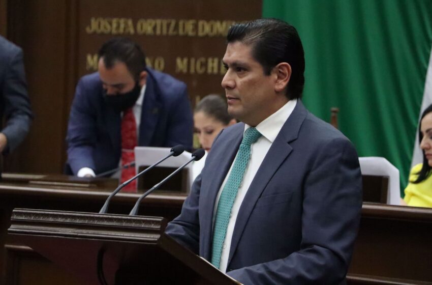  Propone Ernesto Núñez reconocimiento Manuel Buendía para periodistas de Michoacán