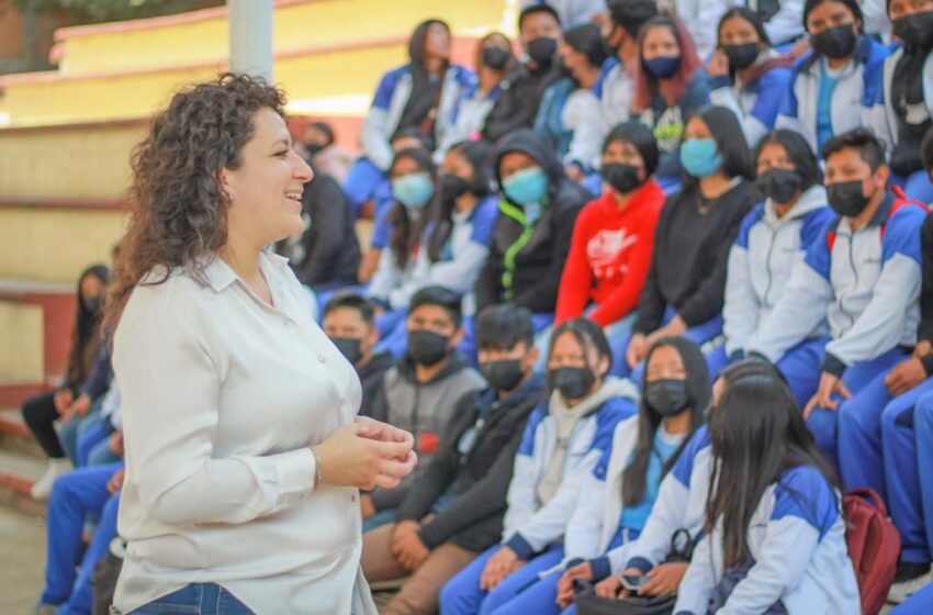  Ijumich promueve la educación sexual para prevenir embarazos en adolescentes