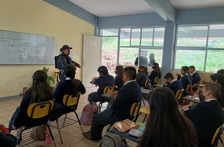 SSP imparte taller de prevención del delito a alumnos de secundaria, en Morelia
