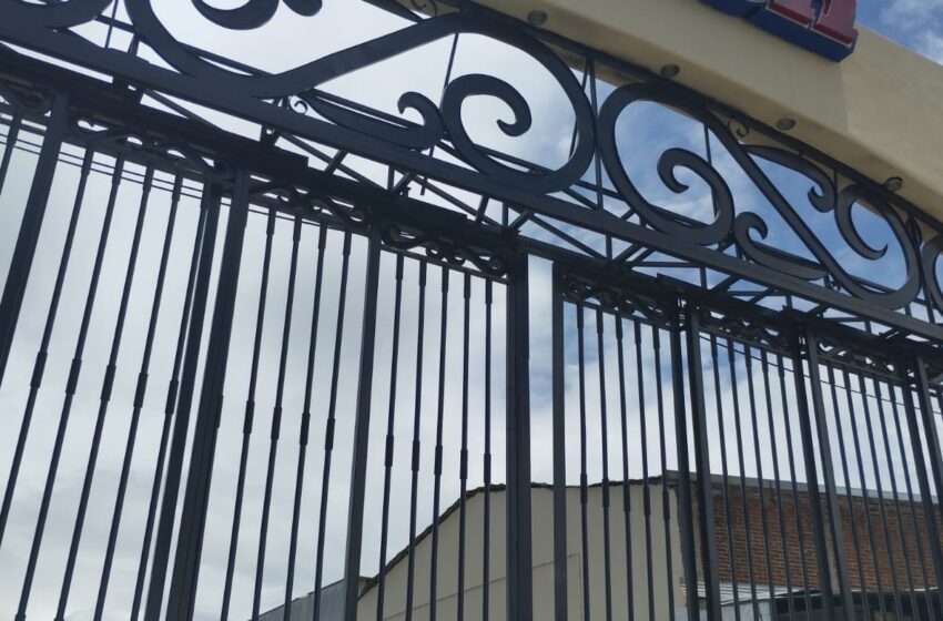  Reanudan actividades en empacadora de Uruapan