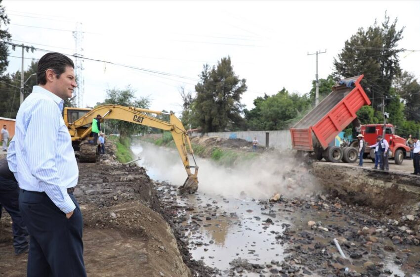 Estamos trabajando de manera ininterrumpida en puente del dren Barajas: Alfonso Martínez
