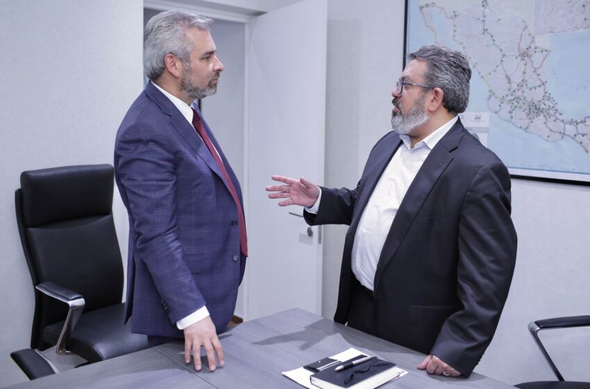  Revisan Bedolla y subsecretario de SCT el plan carretero para Aguililla