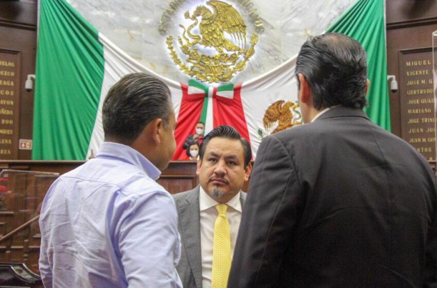  Víctor Manríquez propone mayor protección y ampliar derechos a migrantes