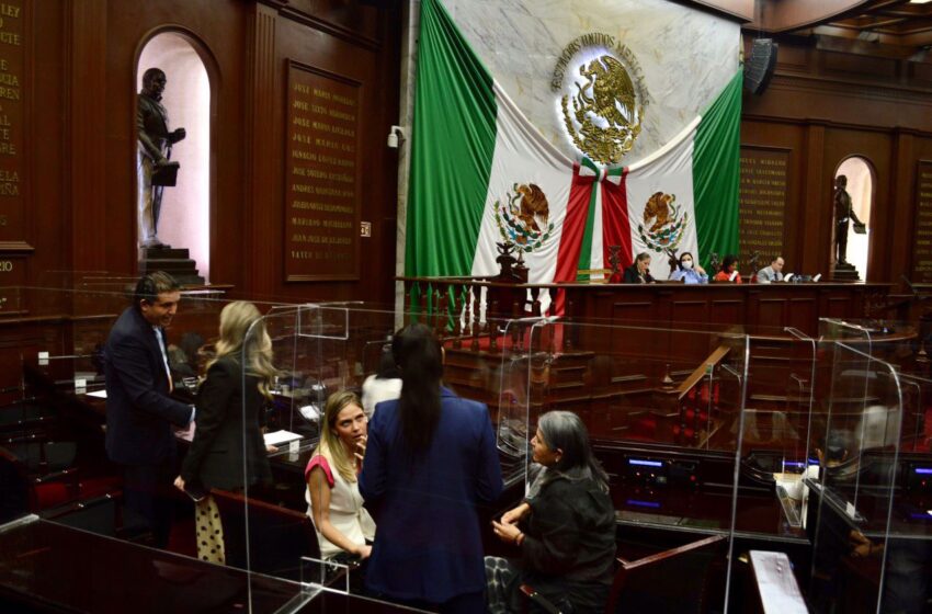  Aprueba 75 Legislatura contratación de créditos a los municipios de Áporo e Indaparapeo