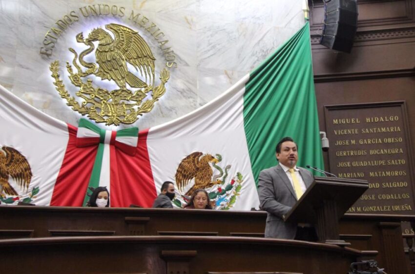  Ampliar protección a la niñez y garantizar su salud mental propone Víctor Manríquez