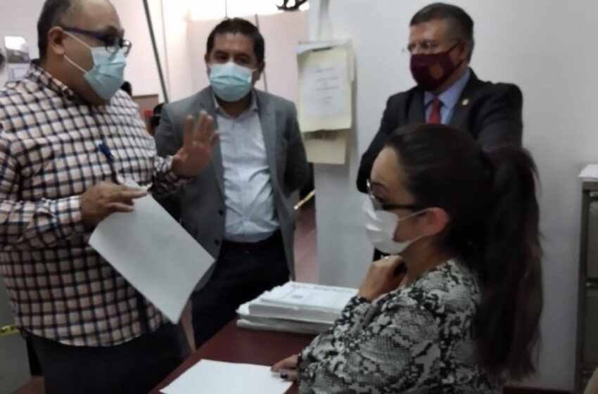  Rector aprueba aumento salarial para trabajadores administrativos y manuales