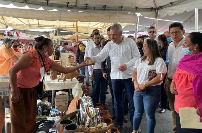  IAM fortalece comercialización de la artesanía michoacana