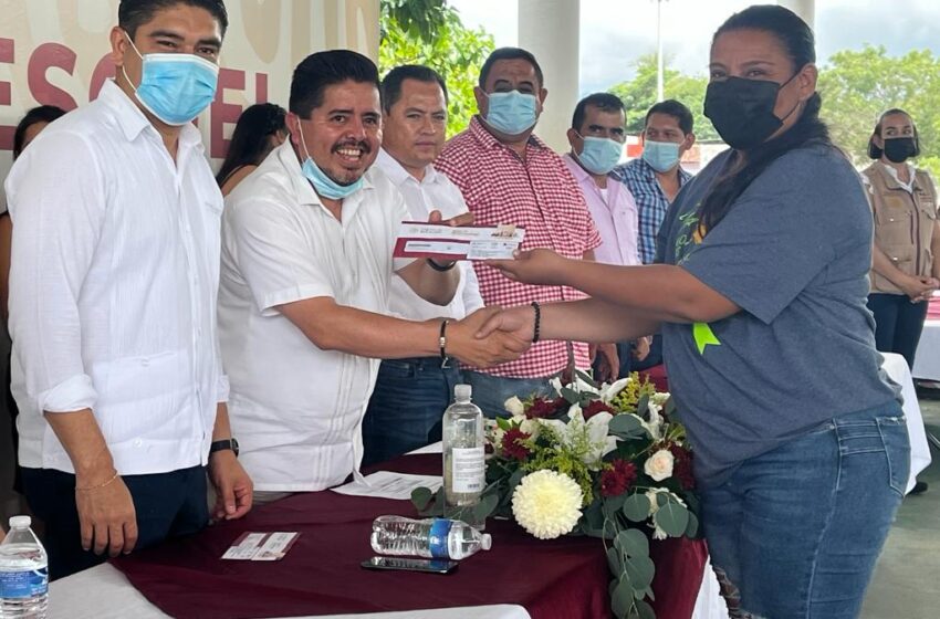  Se suman a La Escuela es Nuestra 141 planteles de Región Huetamo