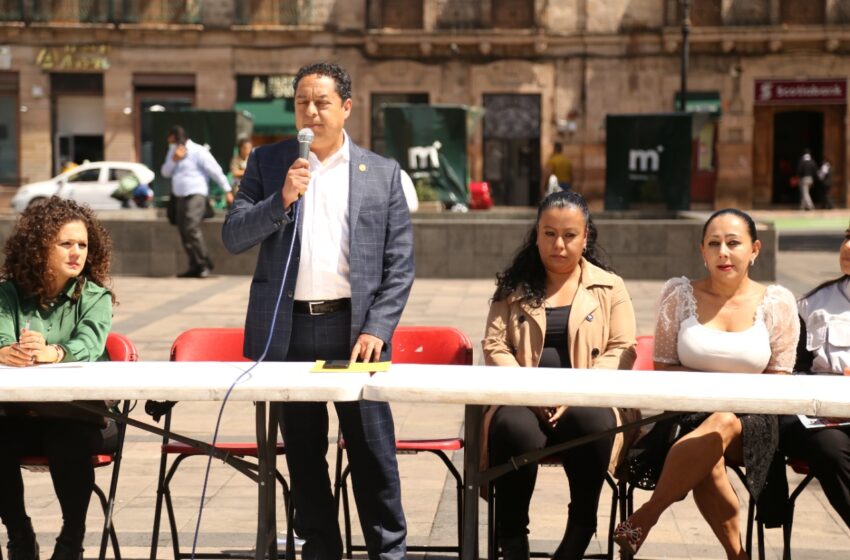  Refrenda Fiscalía General apoyo total a familiares de personas desaparecidas