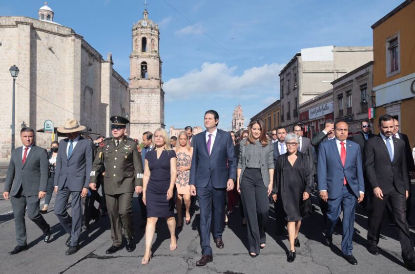  Con recorrido en Bando Solemne, Alfonso Martínez da inicio a los festejos del mes patrio