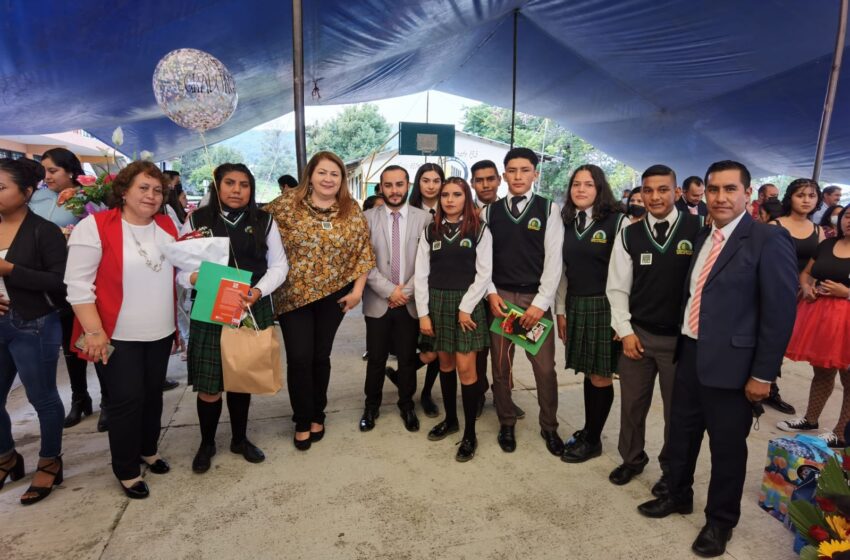 Reconoce Telebachillerato a estudiantes de excelencia académica