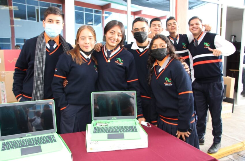 Gobierno de Michoacán equipa con herramientas tecnológicas a 93 planteles del Cecytem