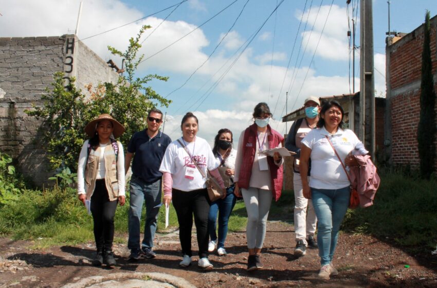  Recorren brigadas de Barrio Bienestar la colonia Lago I en Morelia