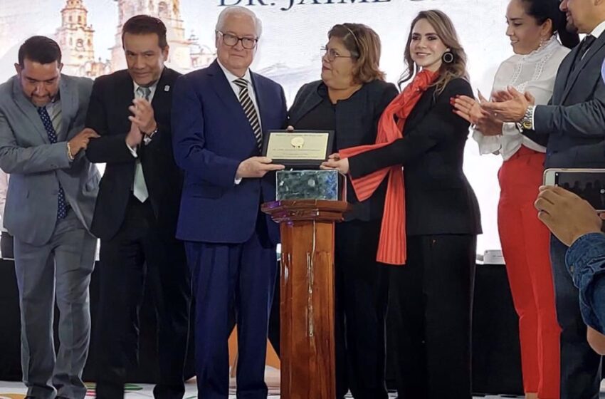  Genovevo Figueroa orgullo michoacano: Samanta Flores