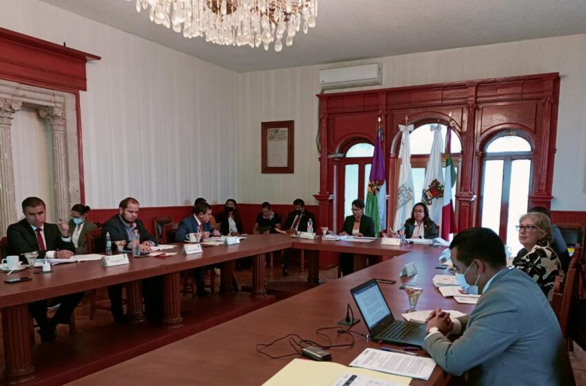  Iniciaron 450 mujeres y hombres su formación inicial en el IEESSPP