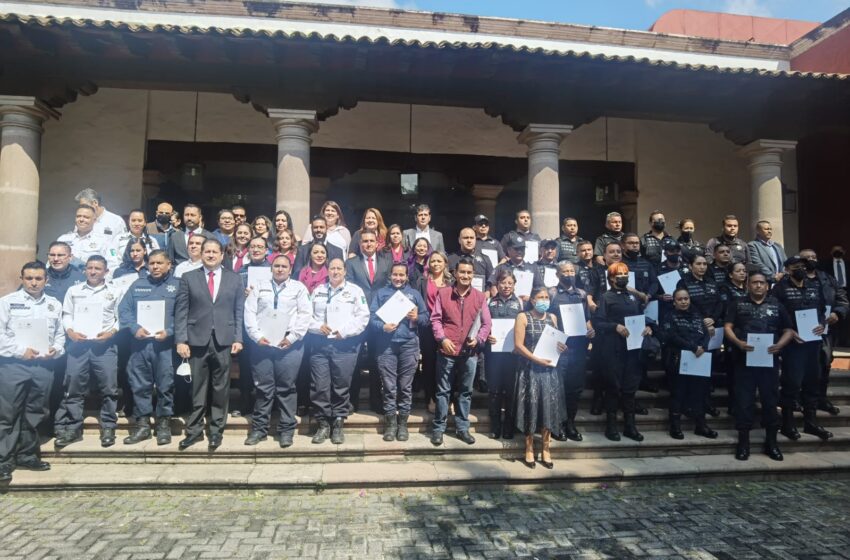 Reciben certificados 128 alumnos egresados del Telebachillerato