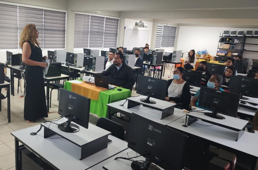  Cumple Cecytem con transparencia y honestidad ante padres de familia