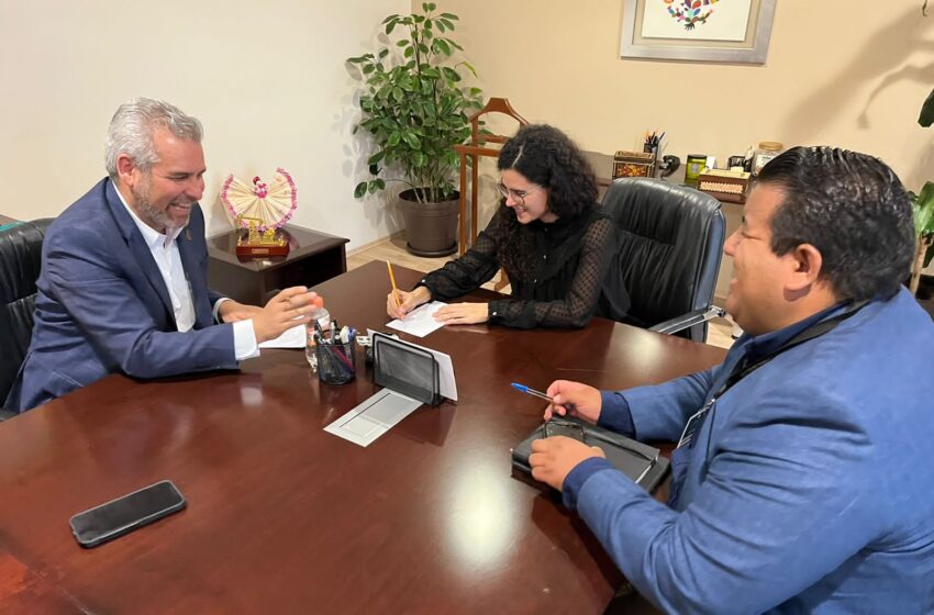  Bedolla y STPS revisan criterios para formalizar a trabajadores agrícolas del aguacate de Michoacán