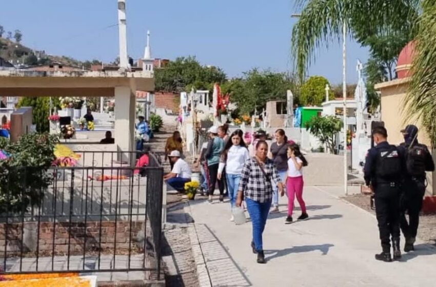 Sin incidentes, concluye Noche de Muertos en Michoacán: SSP