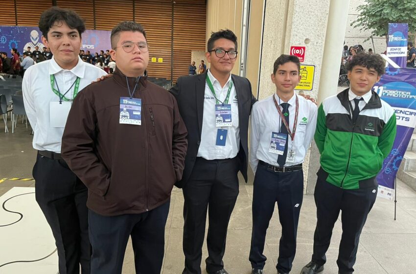  Destacan estudiantes del Conalep en encuentro estatal de robótica
