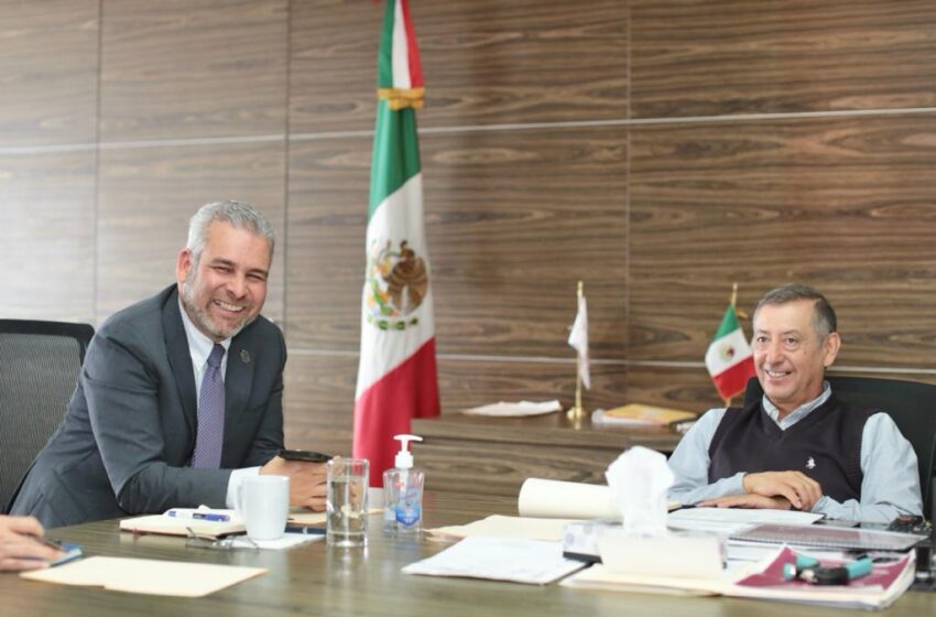  Bedolla e ISSSTE acuerdan incorporar a docentes jubilados a servicios de salud