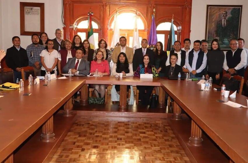  Otorgan facilidades a comunidad UIIM para estudiar y trabajar en Estados Unidos