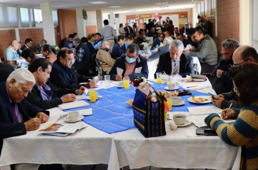 Jefes de sector trabajan en la Nueva Escuela Mexicana en Michoacán