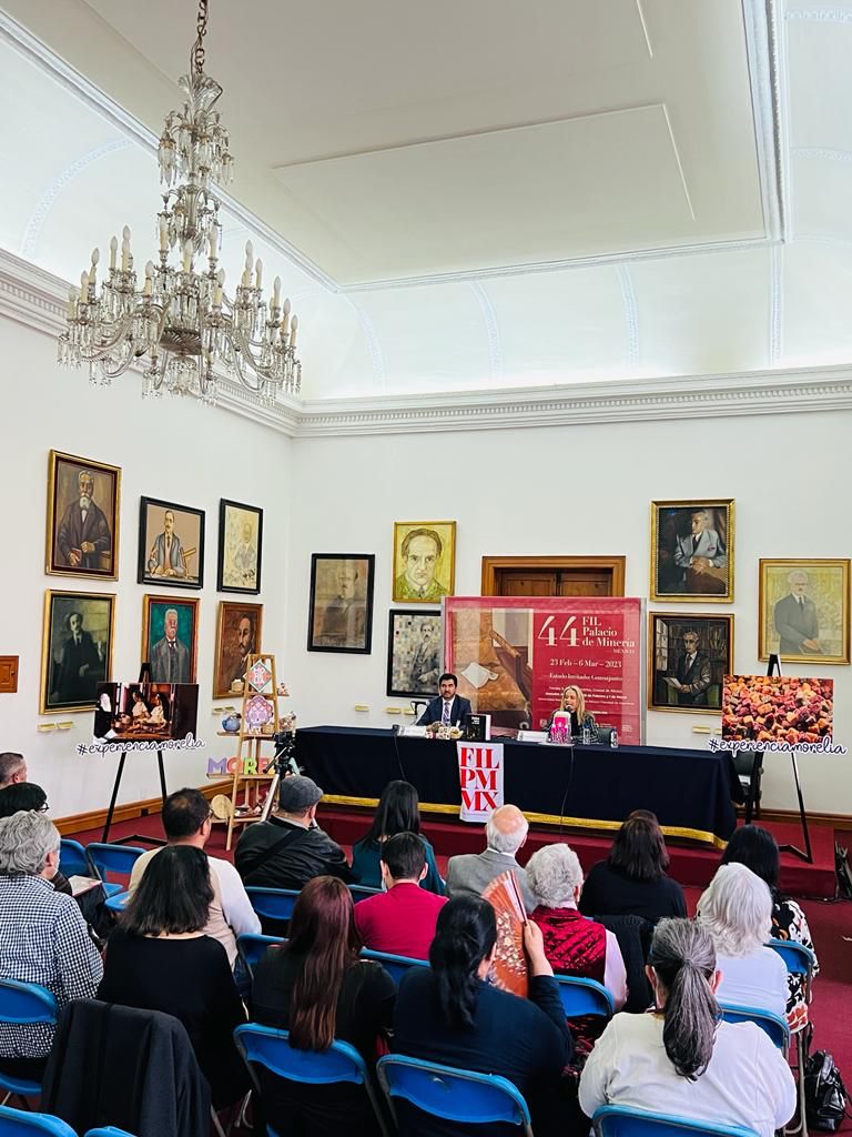  Morelia presenta ejemplar sobre el dulce en Feria Internacional del Libro del Palacio de Minería