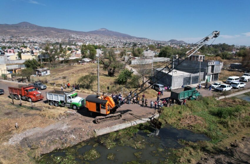  Arranca Alfonso Martínez programa de limpieza en el Río Grande y drenes de Morelia