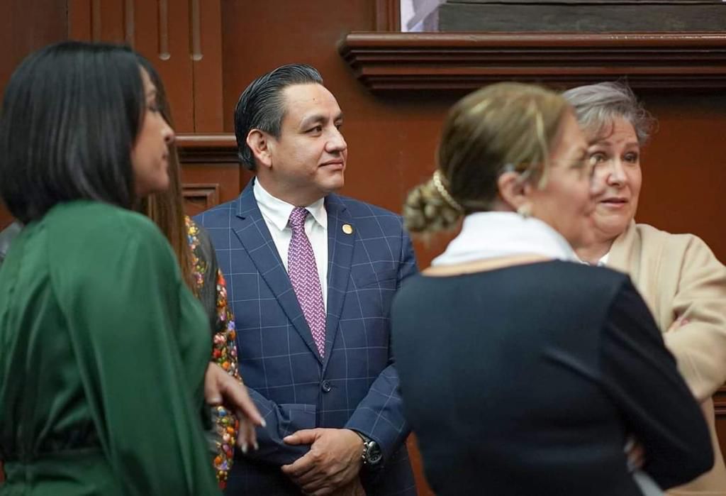 Congreso sienta bases para un combate frontal al robo de vehículos: Víctor Manríquez