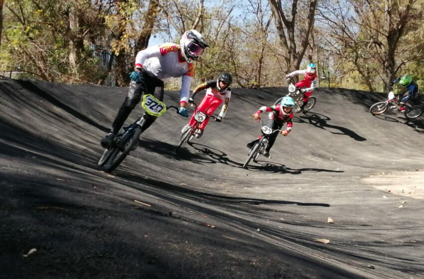  Celebran Selectivo Estatal de BMX en la rehabilitada pista del Bosque Cuauhtémoc de Morelia
