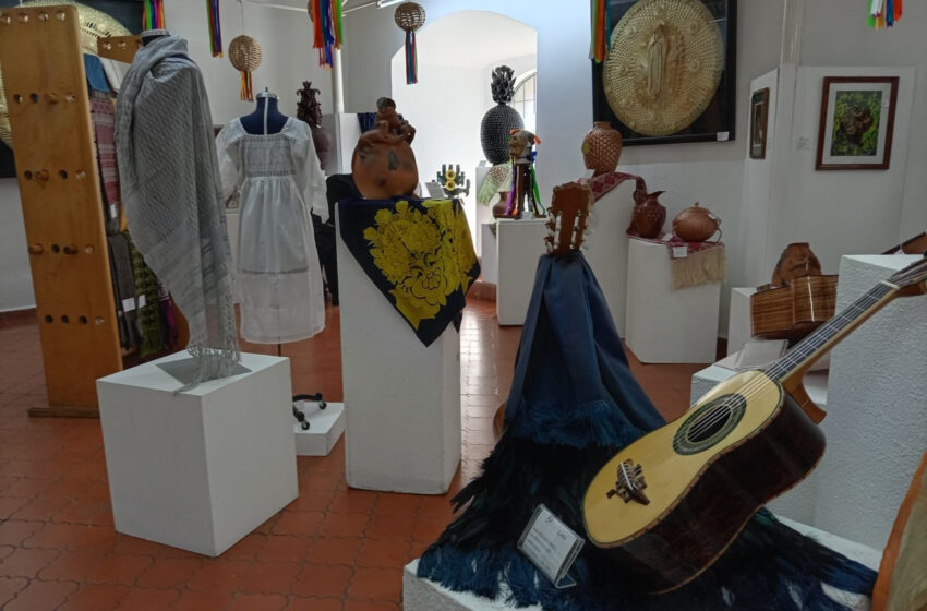Inaugura IAM exposición artesanal con piezas ganadoras de concursos nacionales