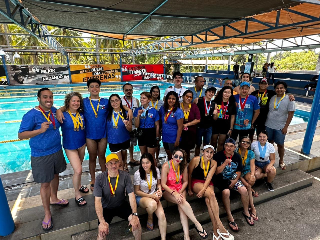  Nadadores master morelianos consiguieron 65 medallas en certamen nacional