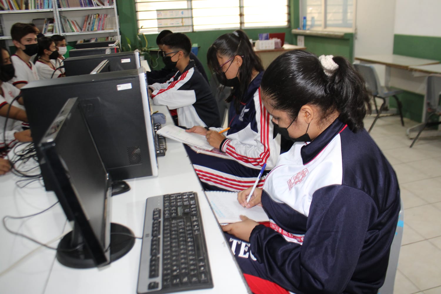  Con internet gratuito, más del 50% de escuelas prioritarias de Michoacán: SEE             Sano terojkani iamintu jorhemperakuecheri enki erakuakasi i Erechikueri jatsïkumenastisia internet: SEE