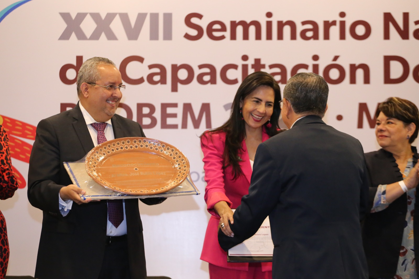  Recibe Michoacán seminario del Programa Binacional Docente: SEE