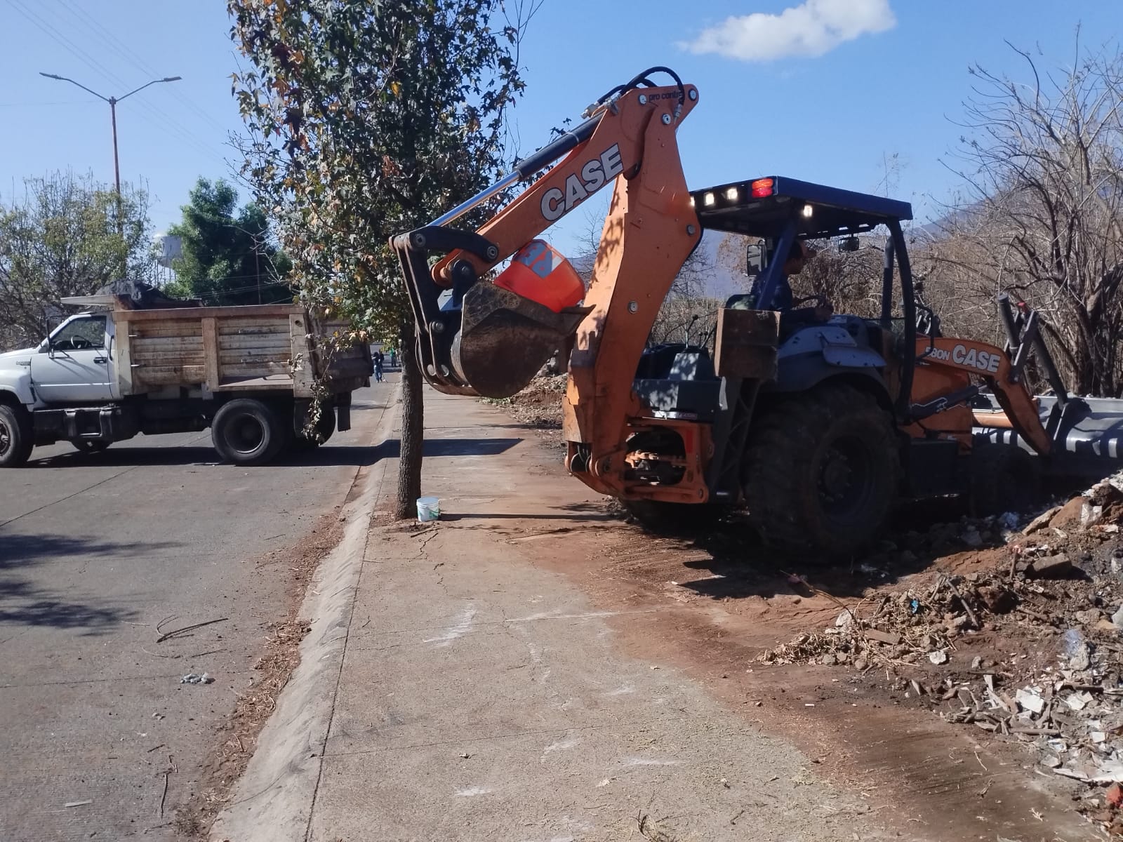  Gobierno de Morelia y vecinos dan brillo a Villas del Pedregal